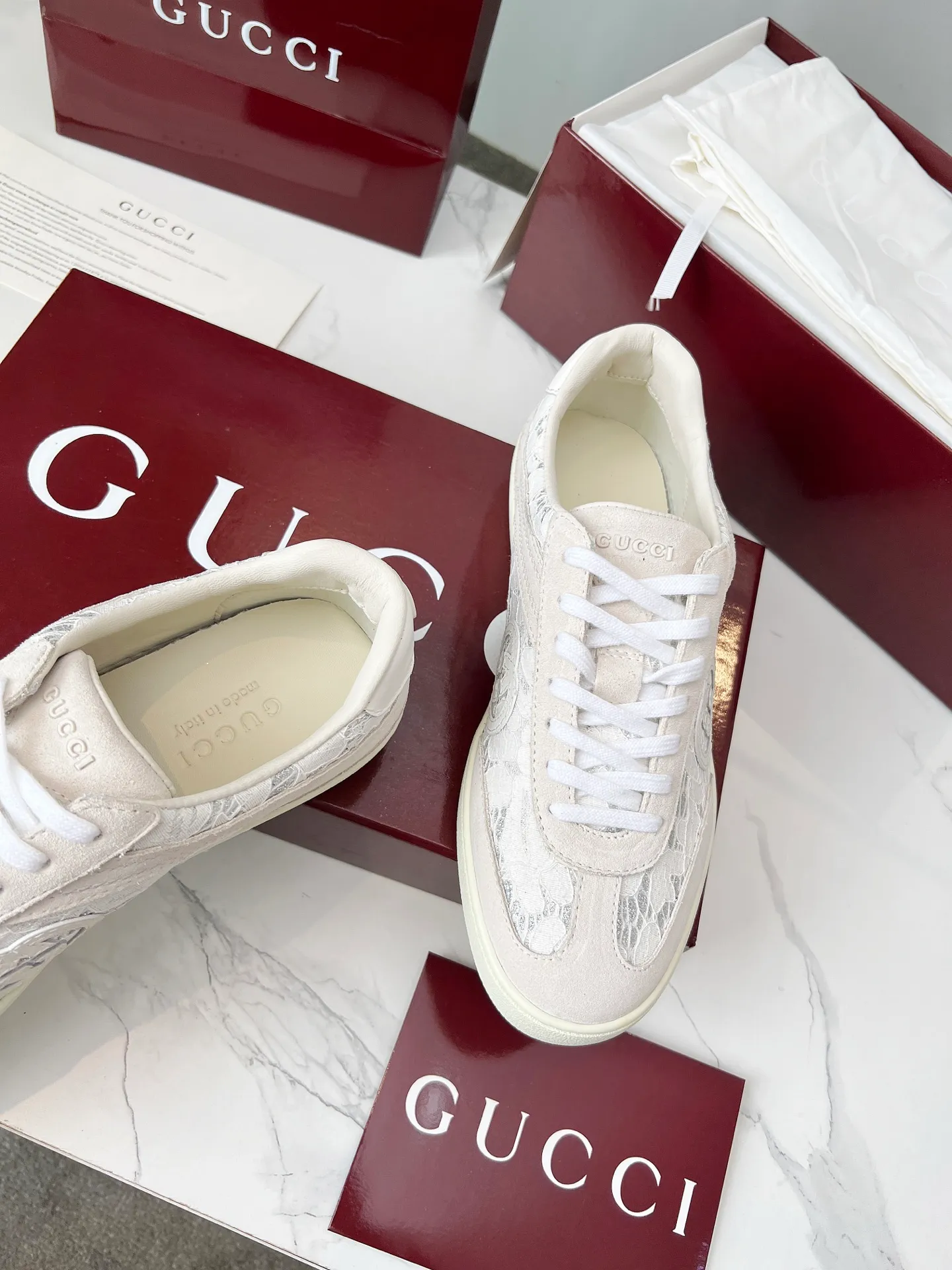 👟👟Ex-factory price 520👟👟 High version GUCCI's latest moral training shoes🔥🔥Double G leather with three-dimensional Gucci letters. The 3D effect creates a free flowing texture of the entire shoe, smooth line design. Light, comfortable and breathable, women's size 35-40, men's size 39-45